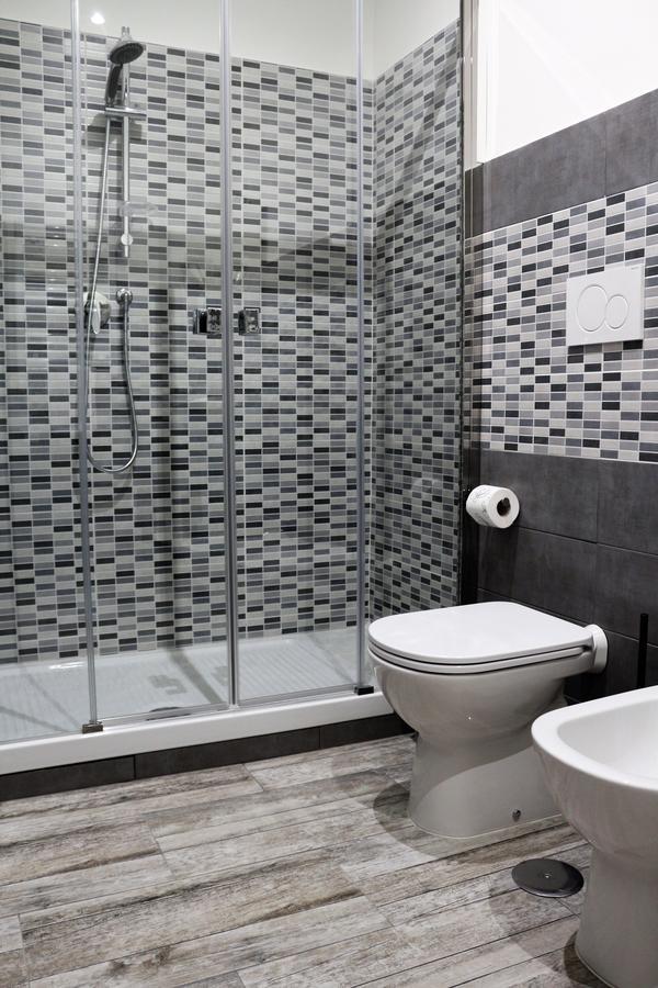 Apple Rooms Rome Airport Fiumicino Kültér fotó A shower cubicle