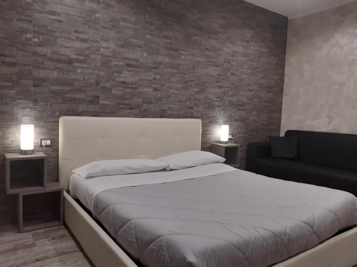 Apple Rooms Rome Airport Fiumicino Kültér fotó A bedroom