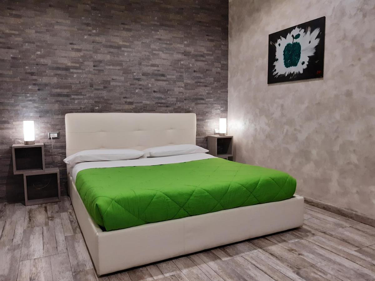 Apple Rooms Rome Airport Fiumicino Kültér fotó A room at the hotel